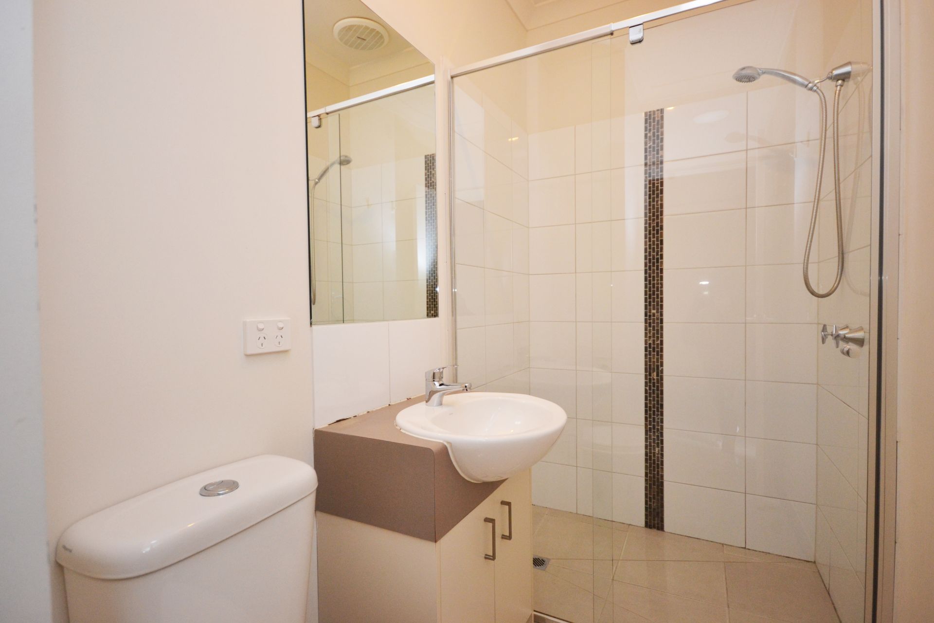 ENTICING LOCATION WITH AN ENVIABLE LIFESTYLE