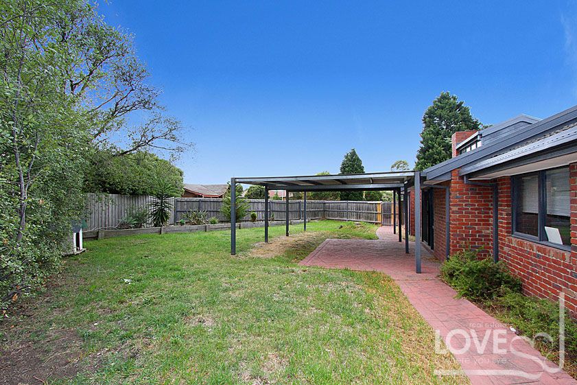 TUCKED AWAY JEWEL **6 MONTH LEASE**