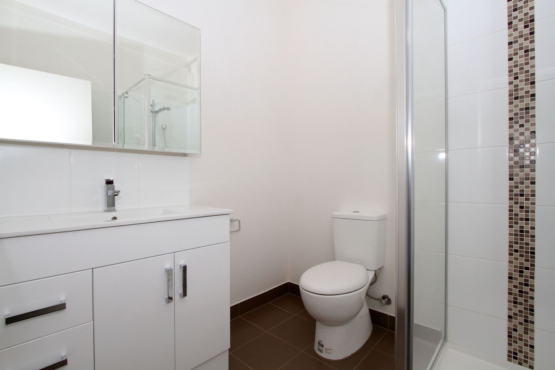 BRAND NEW TWO BEDROOM APARTMENT, GORGEOUS BUILDING, GREAT LOCATION!