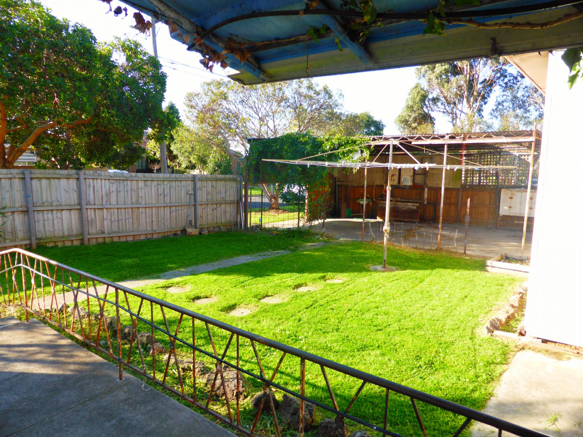 Classic Thornbury Home With Plenty of Space to Offer!