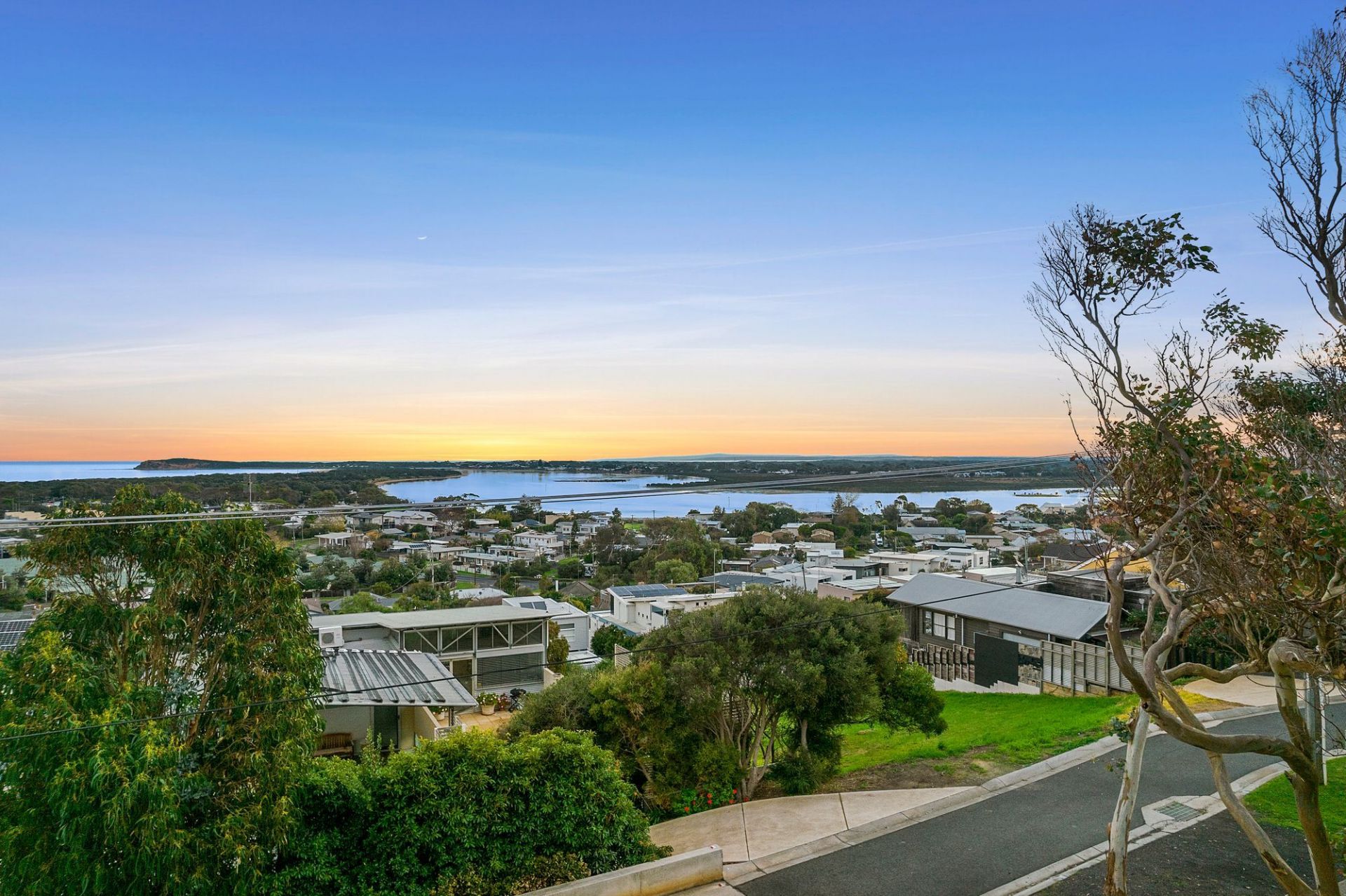 21 The Avenue Ocean Grove VIC, Ocean Grove - Thumbnail 3