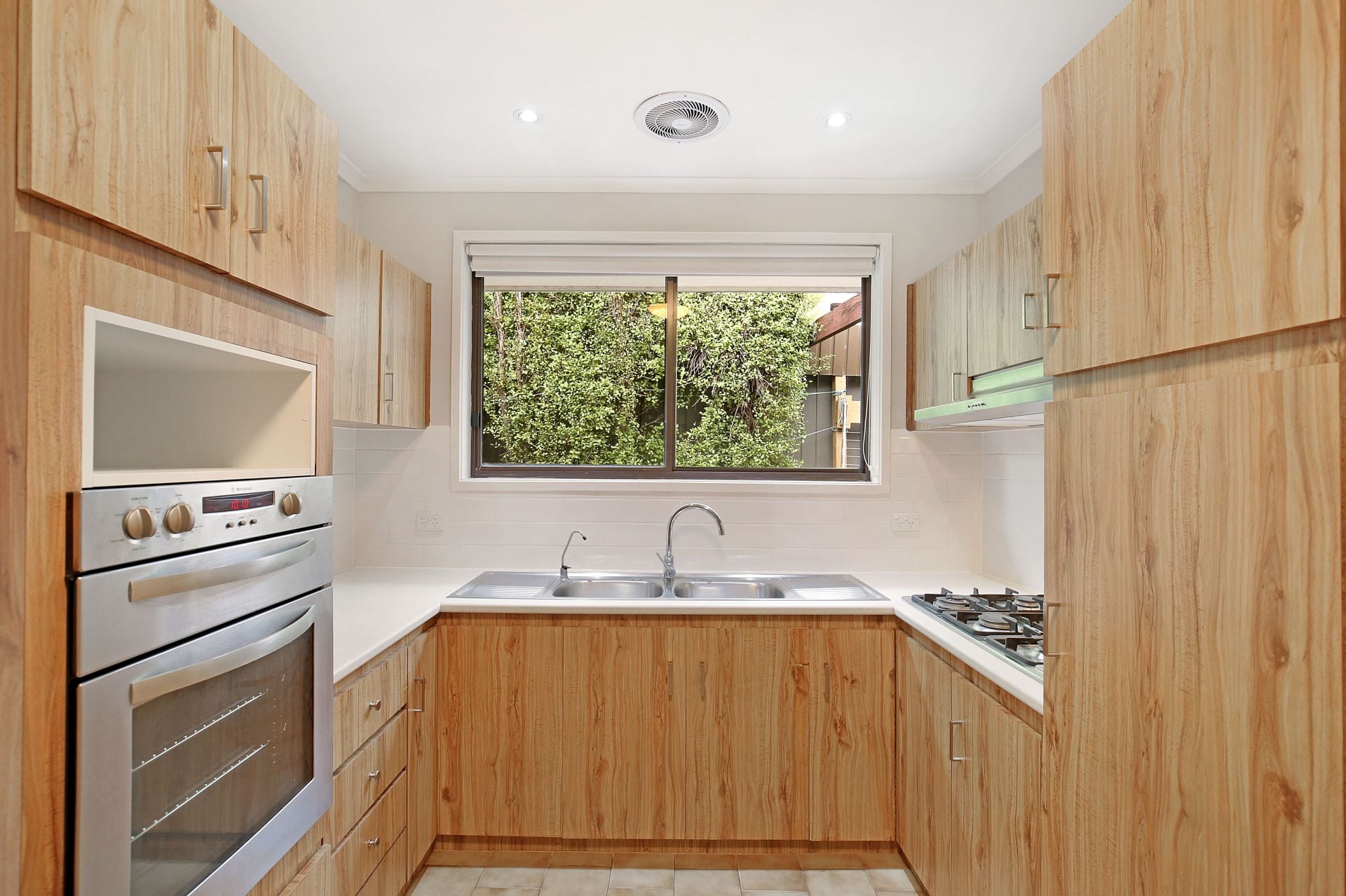 Spacious Three Bedroom Villa in a Perfect Location with Water Bills Included