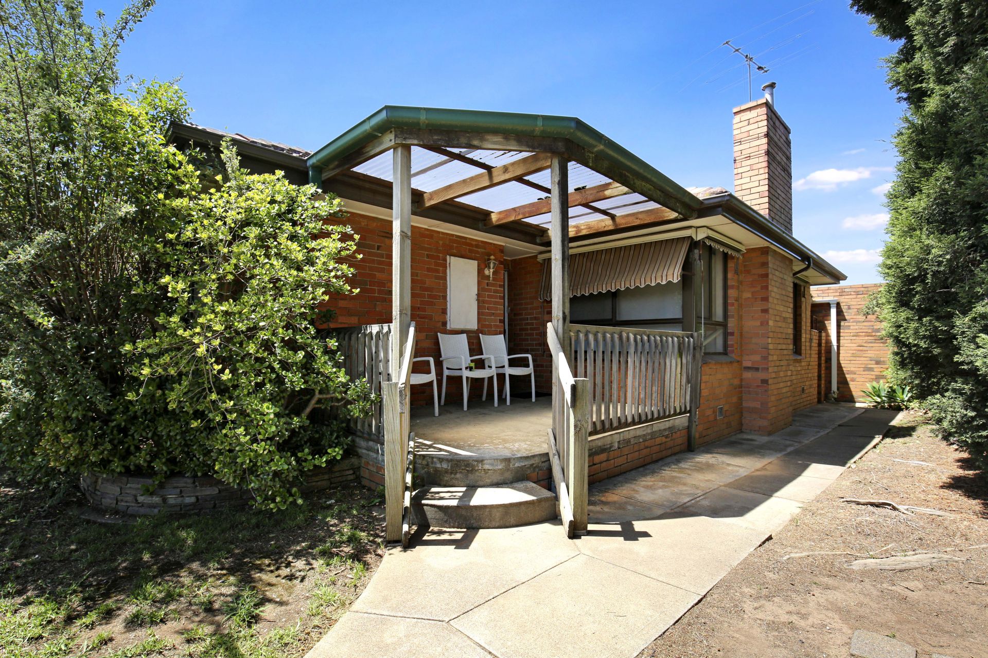 Real Estate For Sale 2 Botha Avenue Reservoir , VIC
