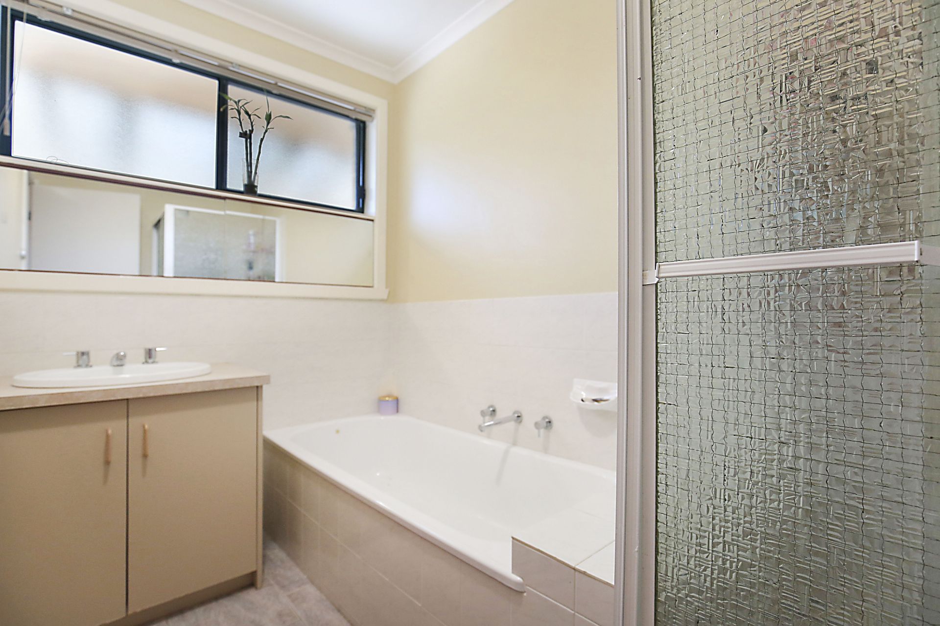 EASY LIVING, IDEAL LOCATION
