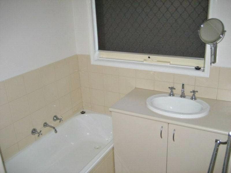 SPACIOUS UNIT, IDEAL LOCATION  *CONTACT 9404 4955 TO ARRANGE AN INSPECTION TODAY*