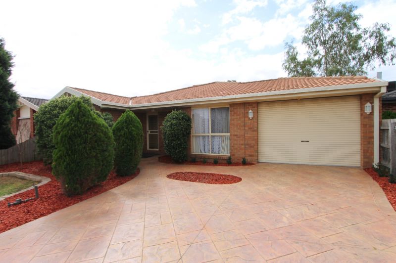 6 Barina Way, Mill Park