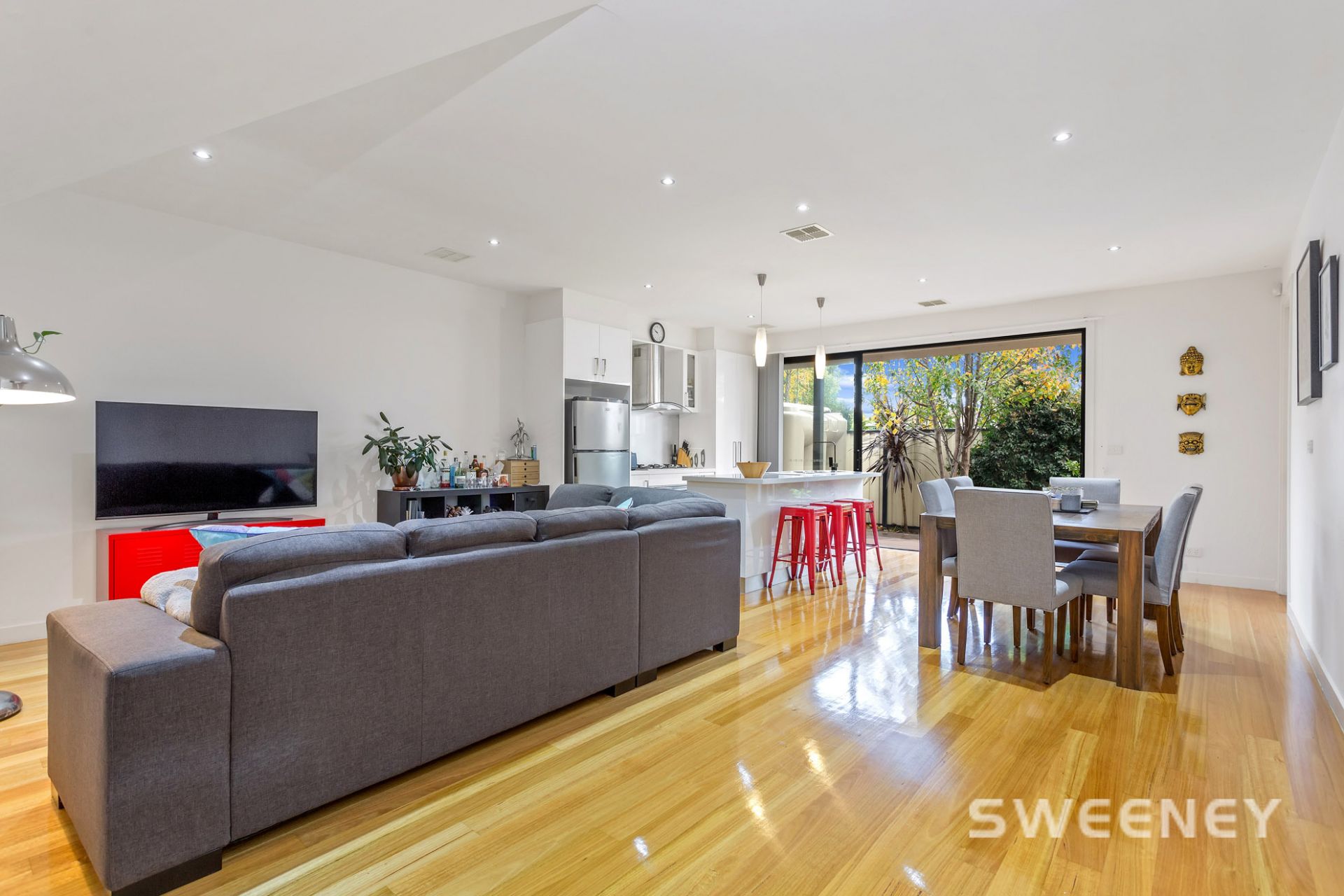 15 Parkside Crescent, Seaholme - Thumbnail 3