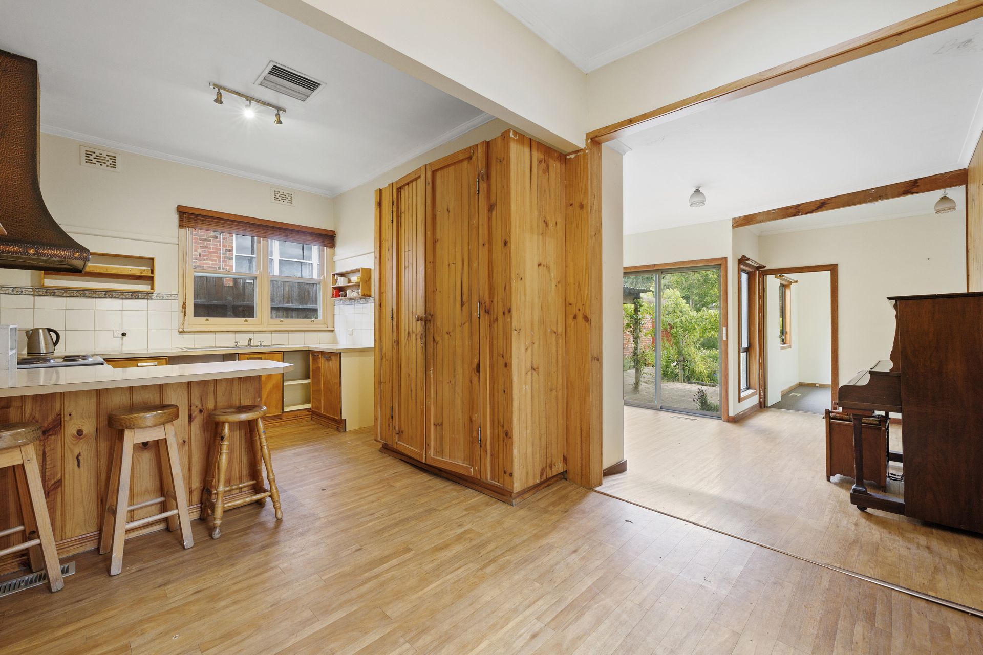 34 Ellis Street, Flora Hill Bendigo Ballarat Real Estate Pty Ltd