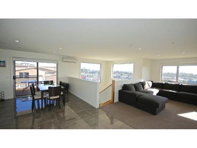 9 McCall Terrace, STONY RISE, Stony Rise - Thumbnail 4