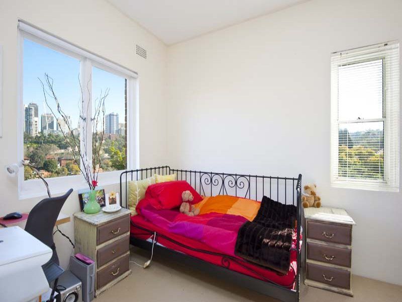 14/2 Colindia Avenue NEUTRAL BAY NSW, Bay - Thumbnail 4