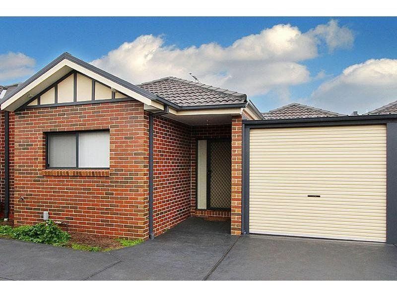 Walk to Latrobe, Live in Luxury!