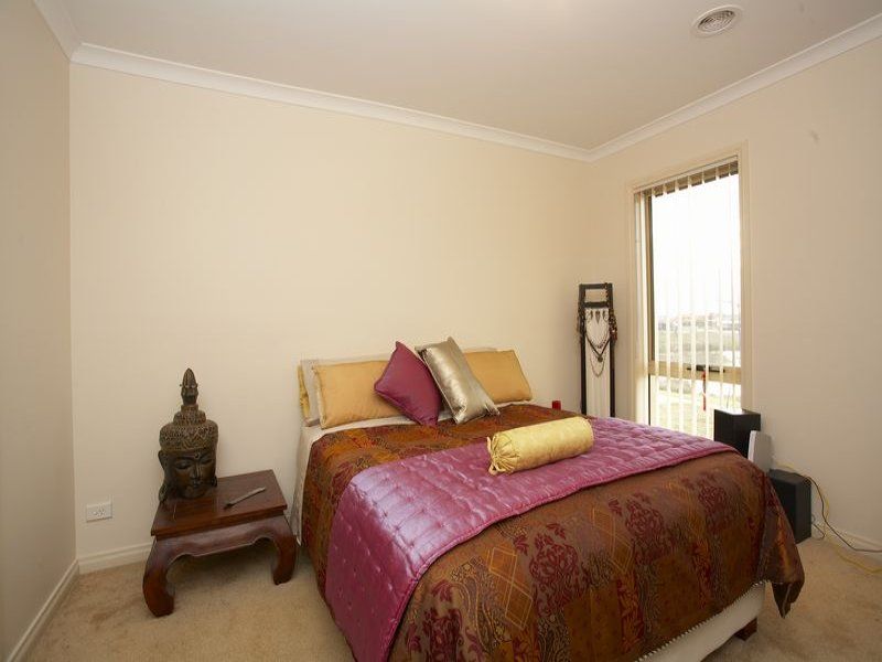 15 Hemsley Promenade, Point Cook - Thumbnail 7