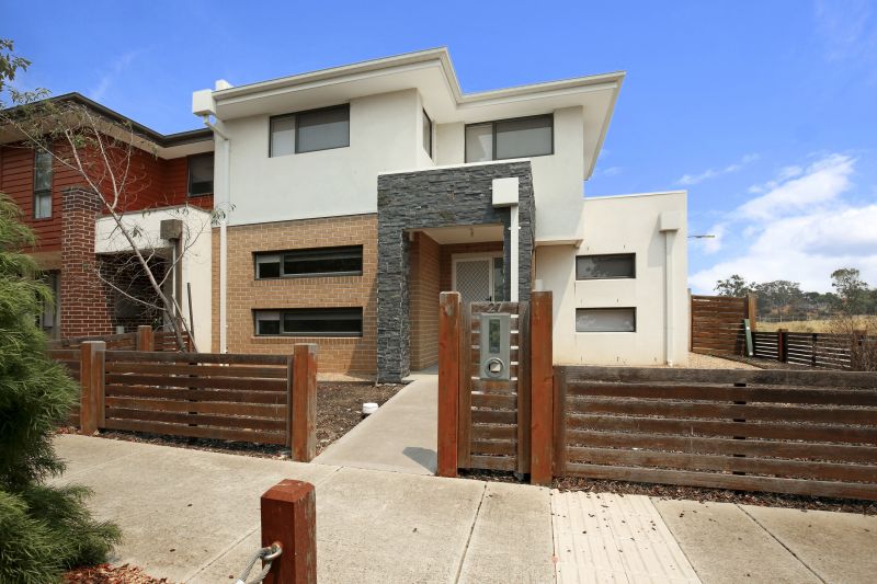 27 Village Walk, Mernda