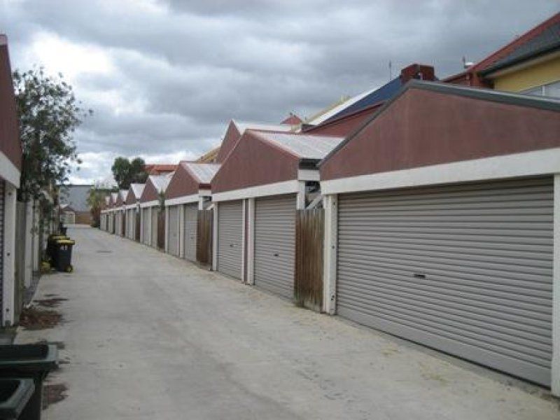Near New 2 Bedroom Townhouse in Great Location