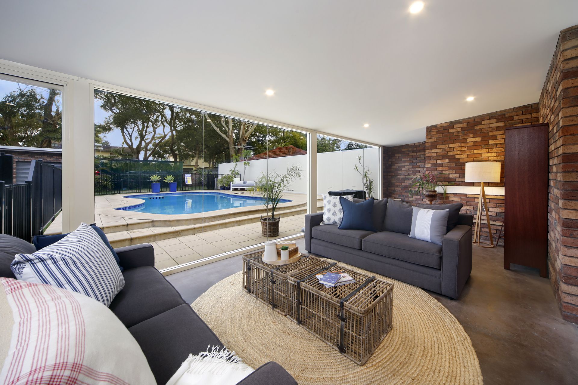 36 Raglan Road, Miranda, Miranda - Thumbnail 3