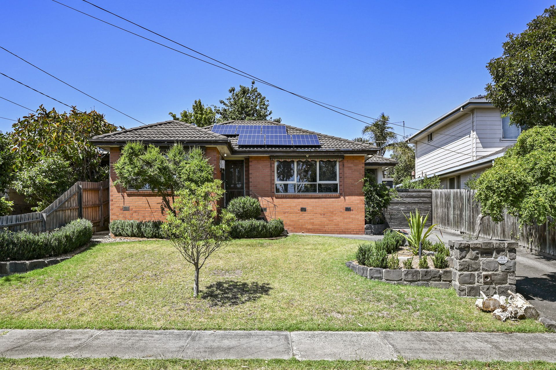 Stunning 3-Bedroom Home in Greensborough!