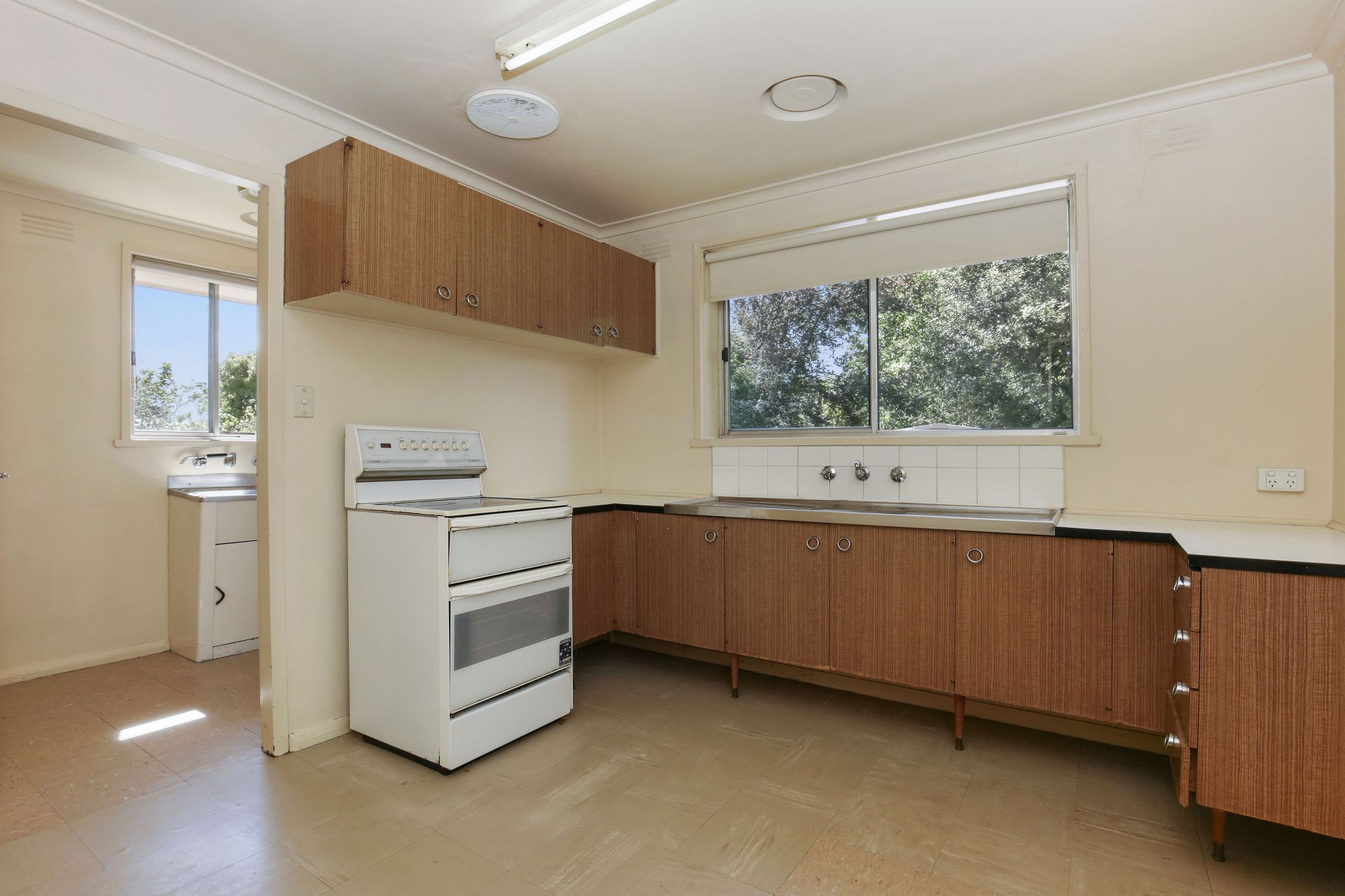 NEAT TWO BEDROOM UNIT!