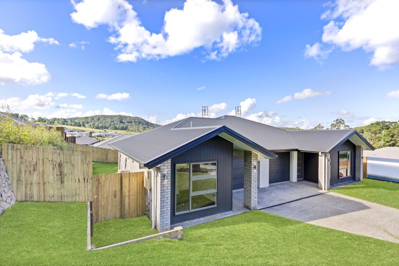 Real Estate For Lease 2/21 Willowood Crescent Nambour , QLD