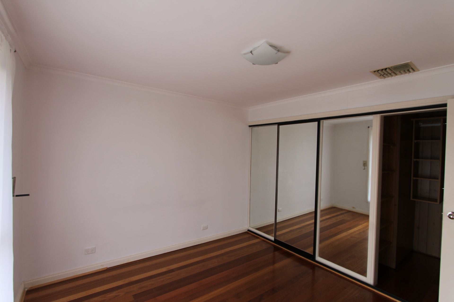 SPACIOUS 4 BEDROOM HOME IN A FANTASTIC LOCATION!