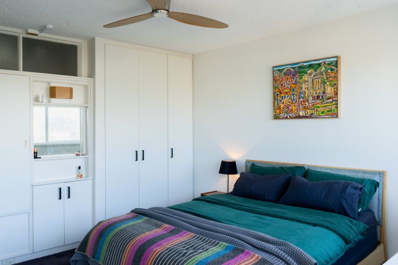 5H/12 Marine Parade, St Kilda