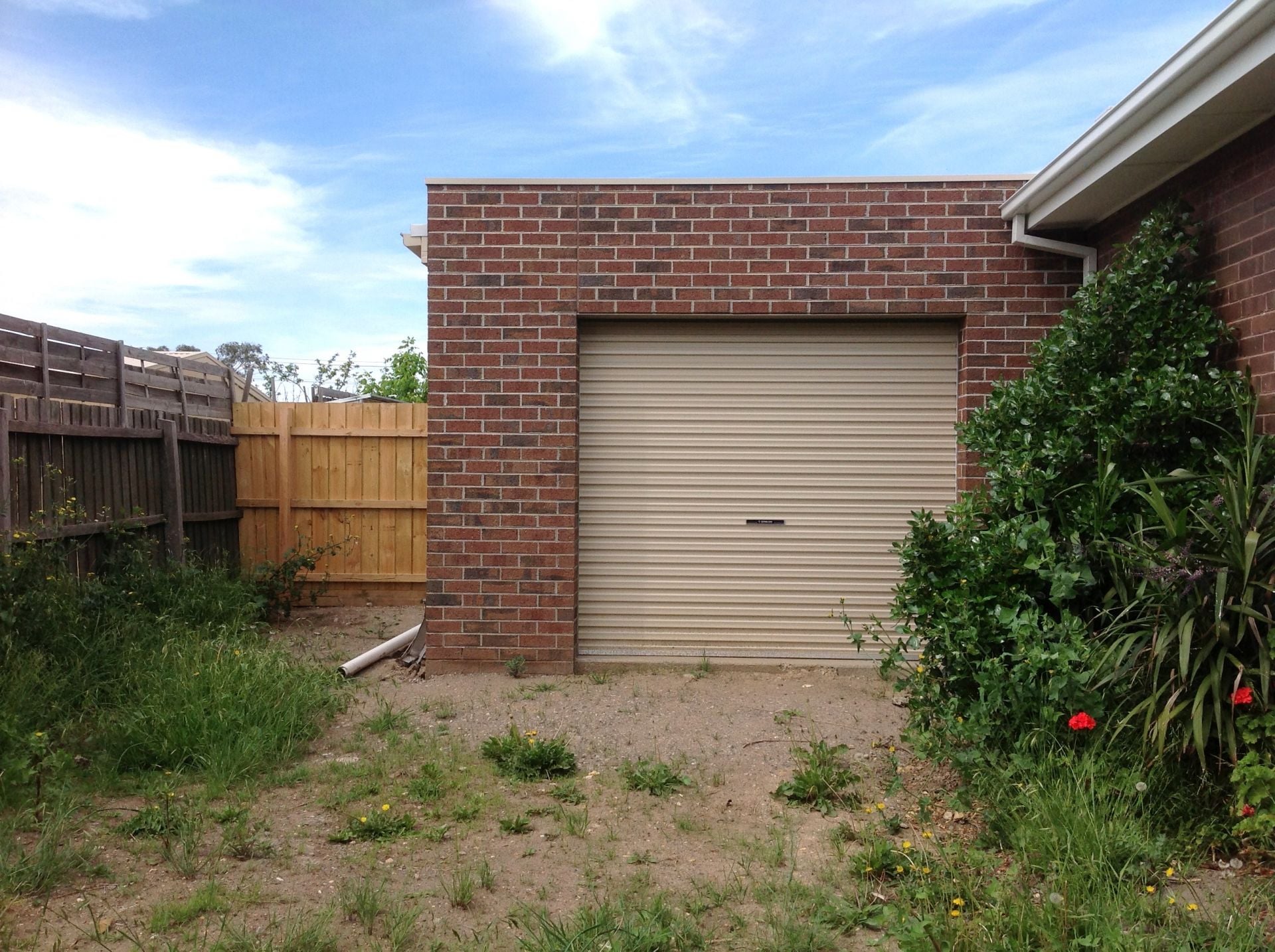 RENOVATED JEWEL !!!  ***Gardener Included***