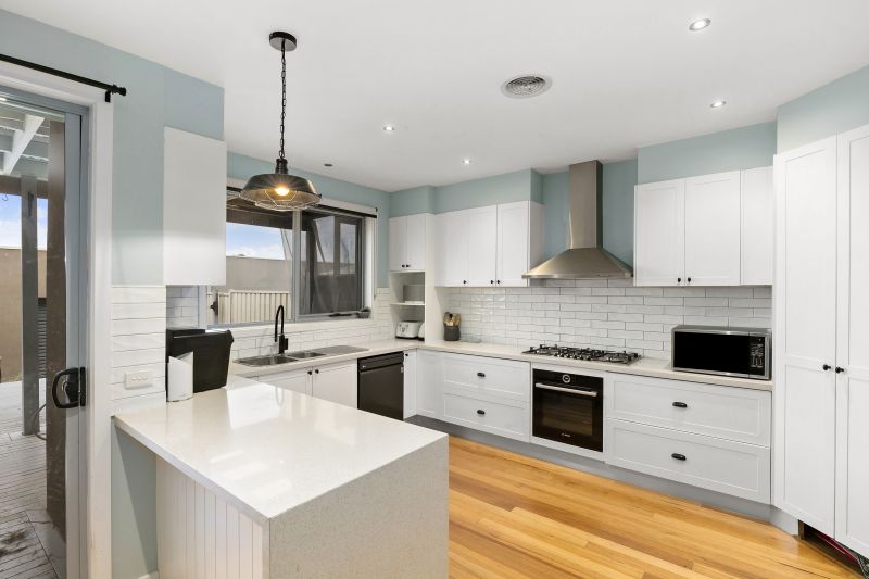 13 Cottage Boulevard, Epping