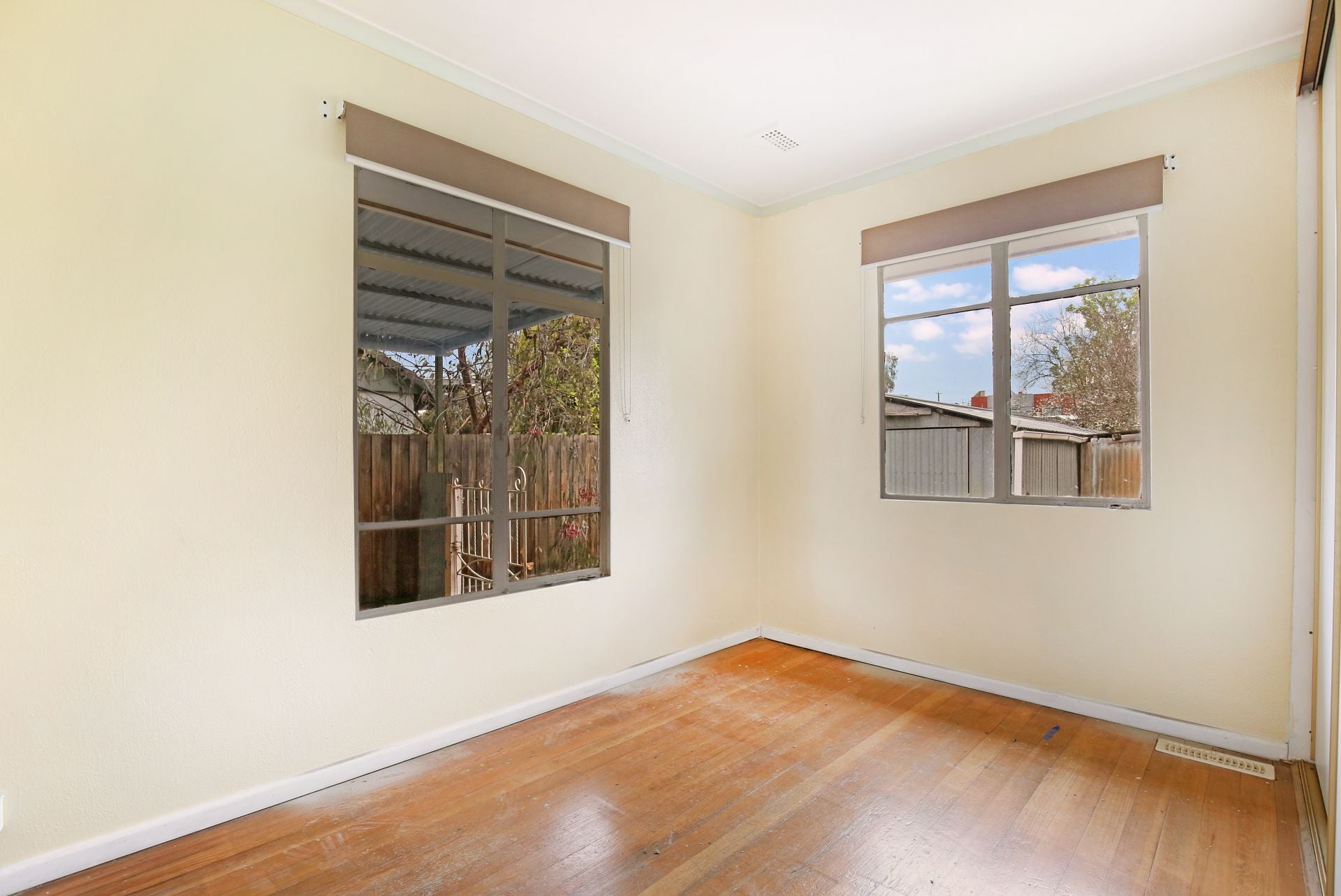 3 Bedroom - Perfect Location - Close to everything !