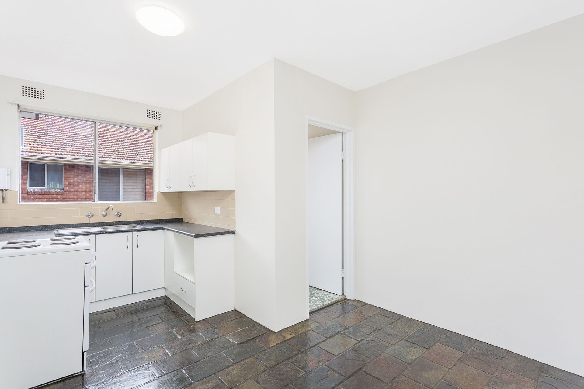 8/31-33 Fourth Avenue Campsie NSW, Campsie - Thumbnail 2