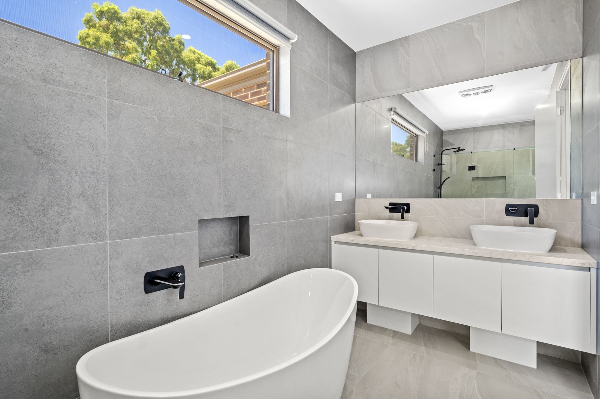 BRAND NEW BOUTIQUE FAMILY HOME