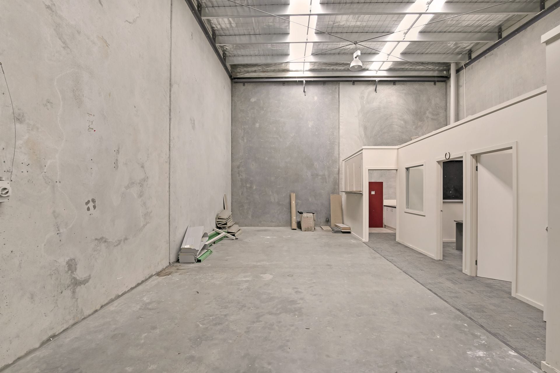 FUNCTIONAL OFFICE/WAREHOUSE