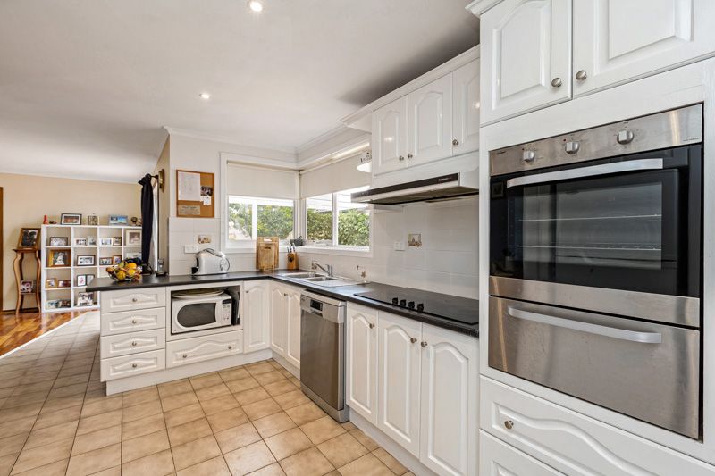 18 Batman Street, Altona Meadows - Thumbnail 4