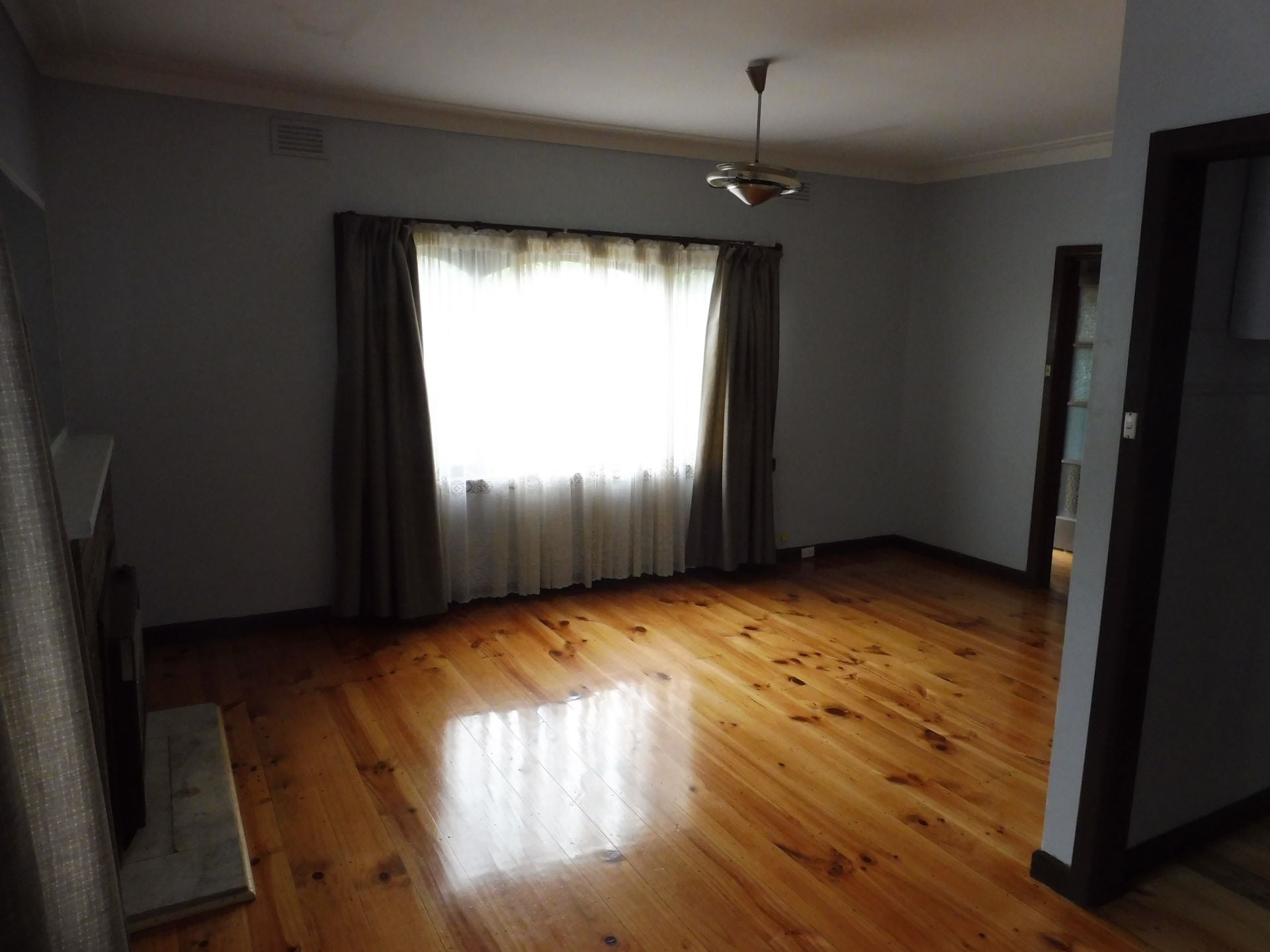 GREAT FAMILY HOME IN PERFECT LOCATION!