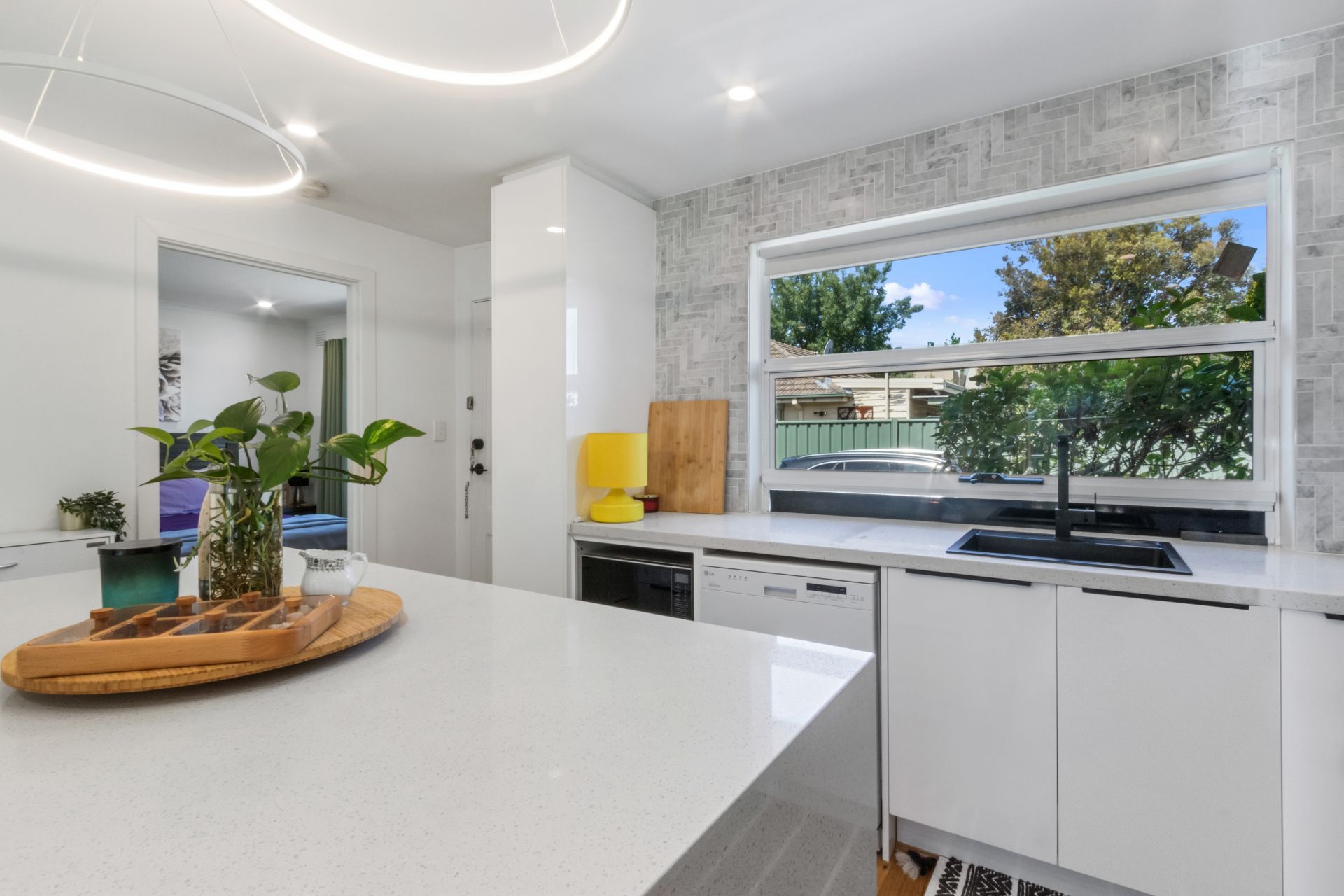 Stunning Unit in Ideal Location