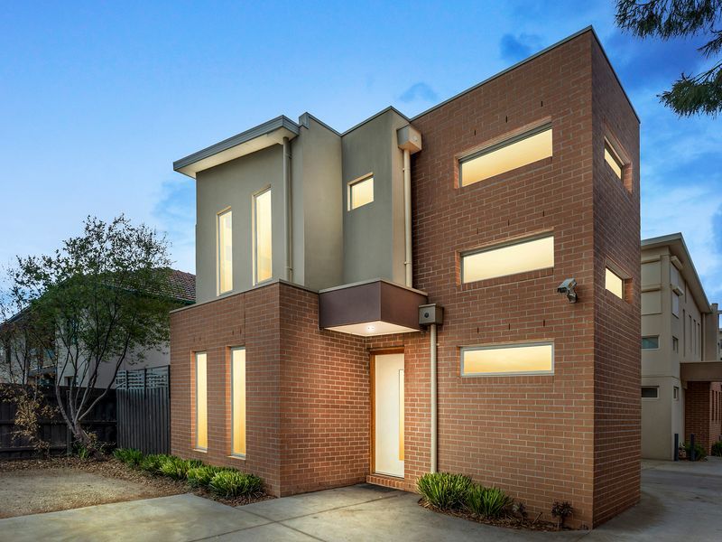 1/11 Churchill Avenue MAIDSTONE VIC, Maidstone - Thumbnail 2