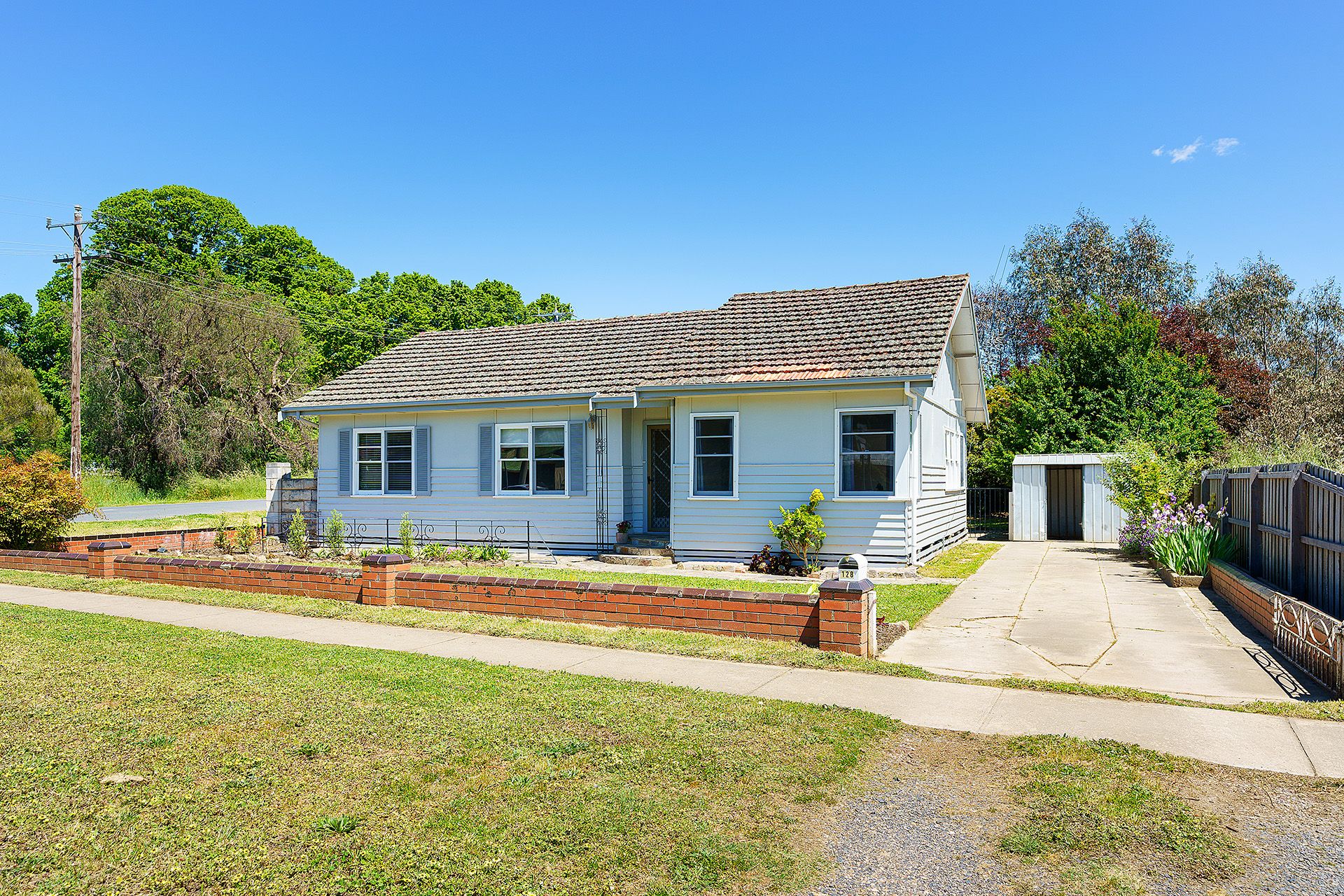 128 Main Road, Campbells Creek - Thumbnail 2