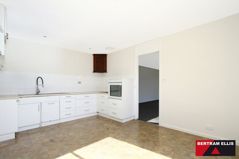 71 Chirnside Circuit, Kambah - Thumbnail 5