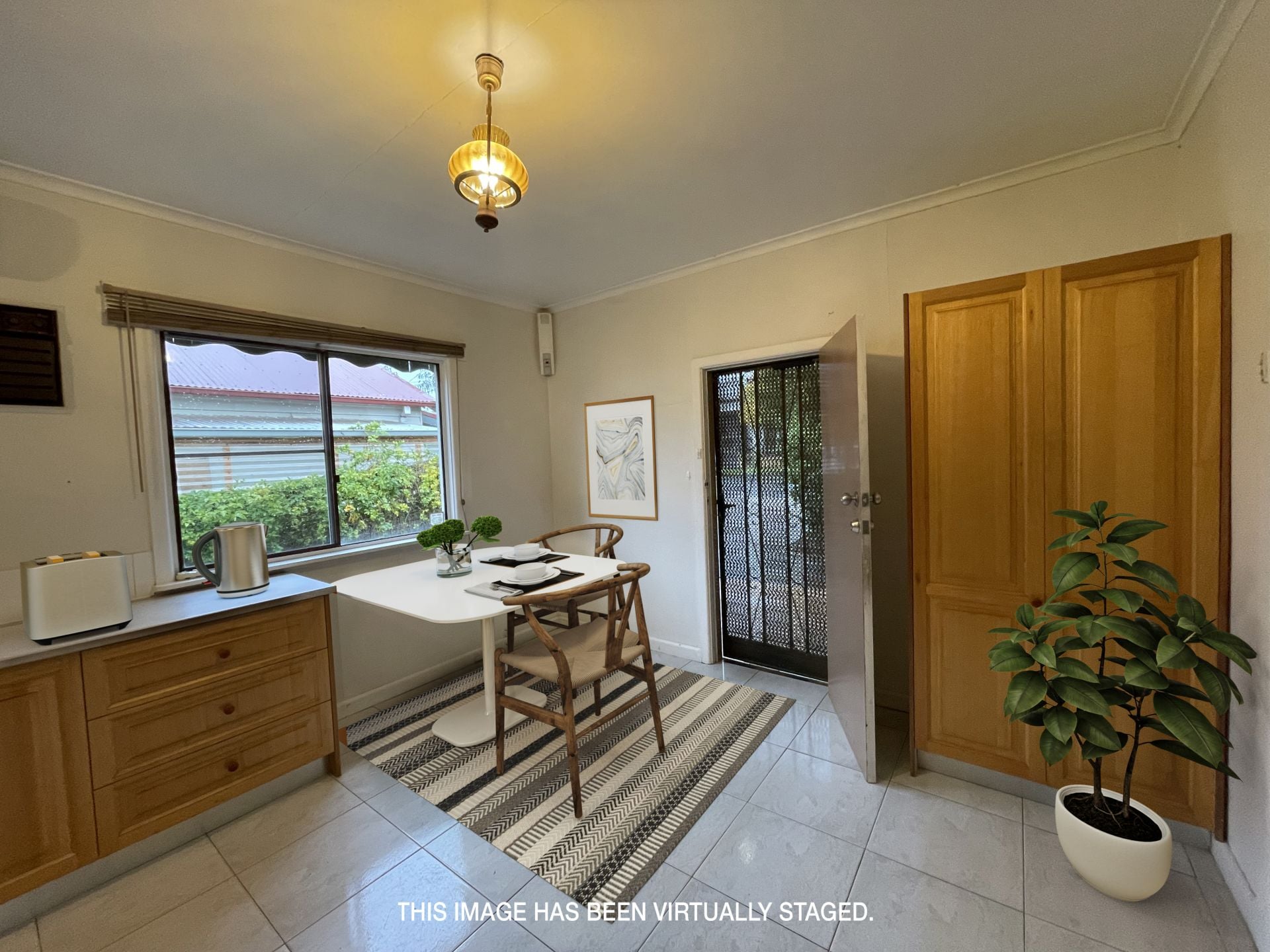 Spacious Three-Bedroom On The Border of Thornbury