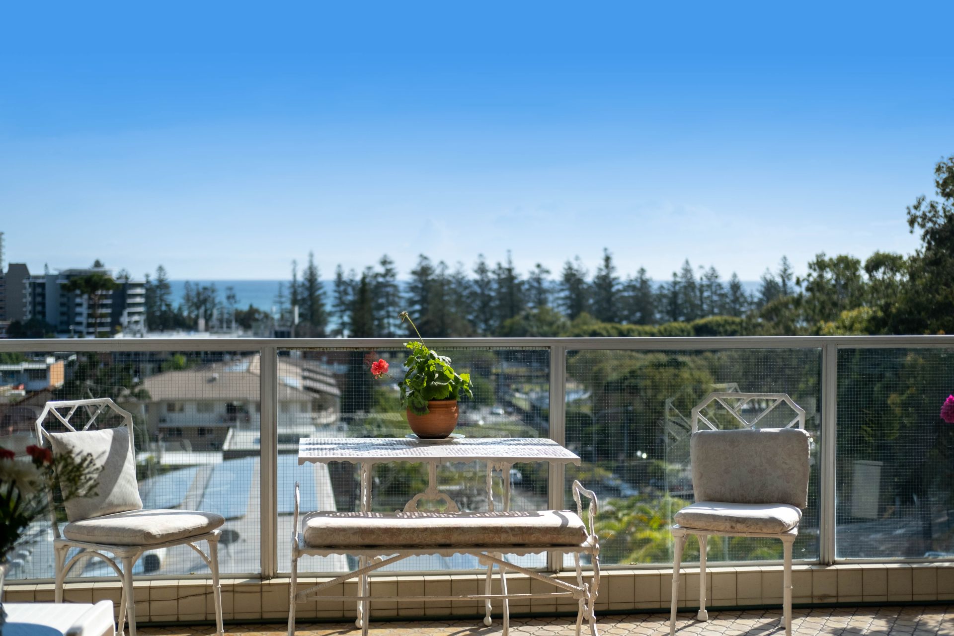 5/1 Hill Avenue, Burleigh Heads Lacey West