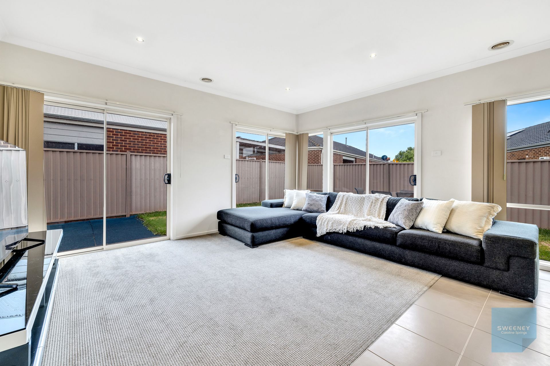 22 Mount Way, Caroline Springs - Thumbnail 4
