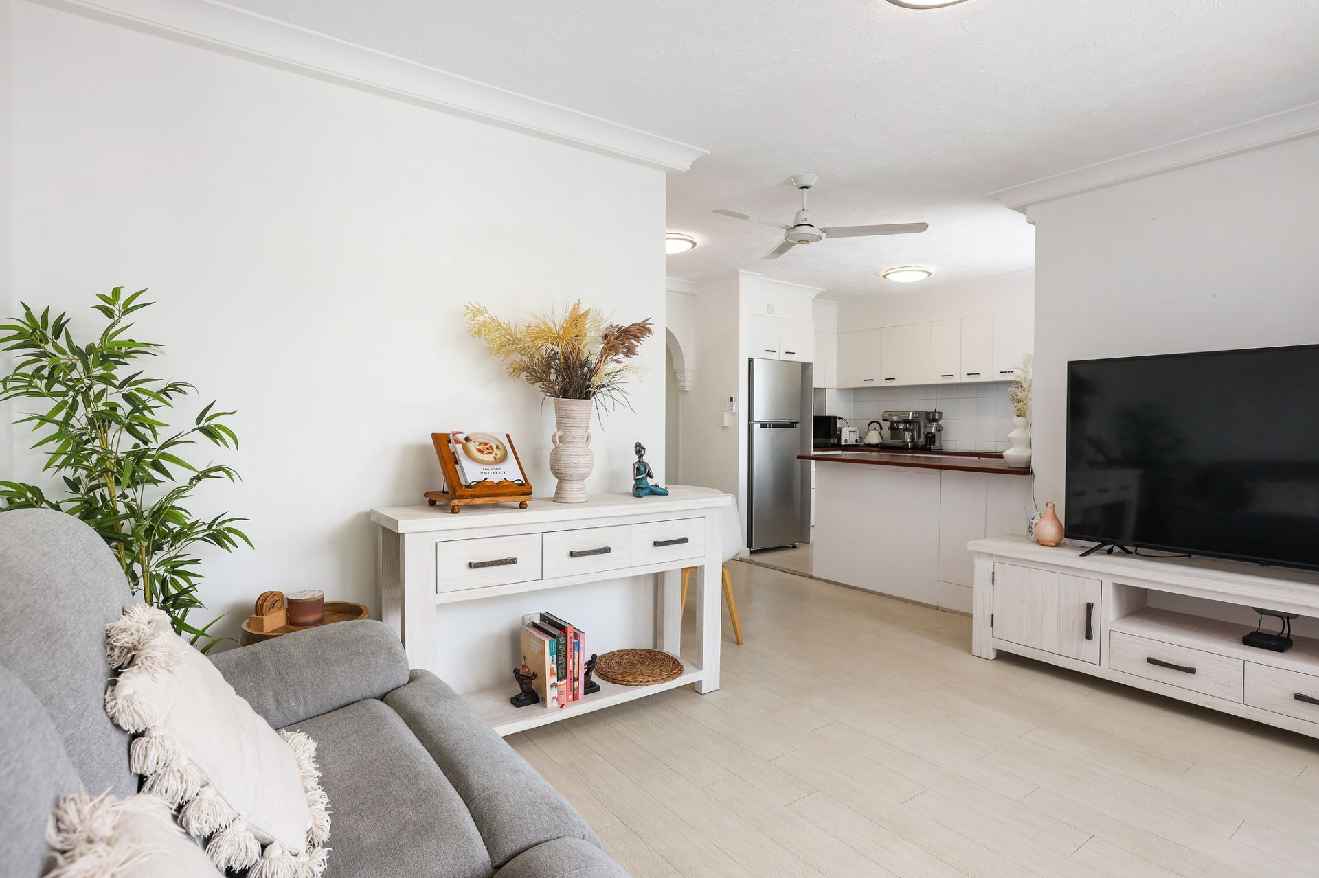 808/18 Hanlan Street Surfers Paradise QLD, Surfers Paradise - Thumbnail 5