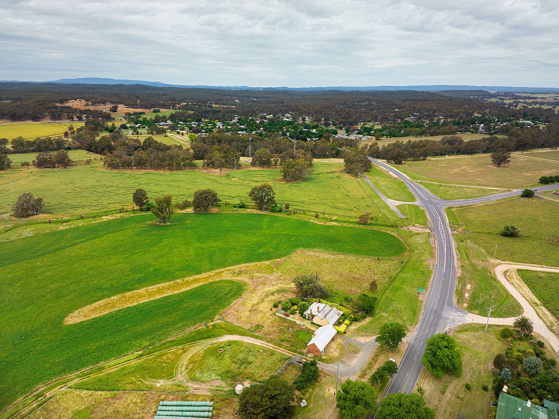 2982 Pyrenees Highway, Newstead, Newstead - Thumbnail 2