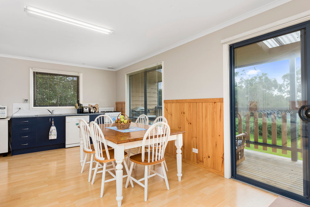 24 Great Ocean Road, Marengo, VIC, Marengo - Thumbnail 4