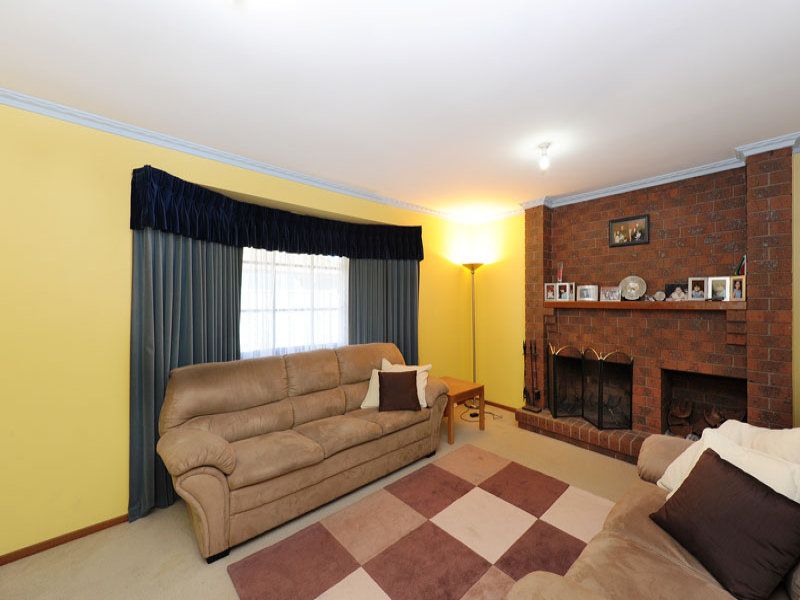 41 Hoddle Way, Altona Meadows - Thumbnail 3