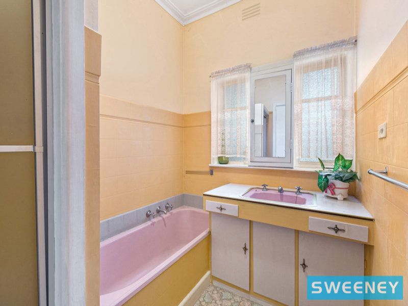 6 Corrigan Avenue, Brooklyn - Thumbnail 7