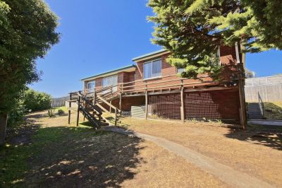 8 Illaroo Avenue, East Devonport, East Devonport - Thumbnail 2