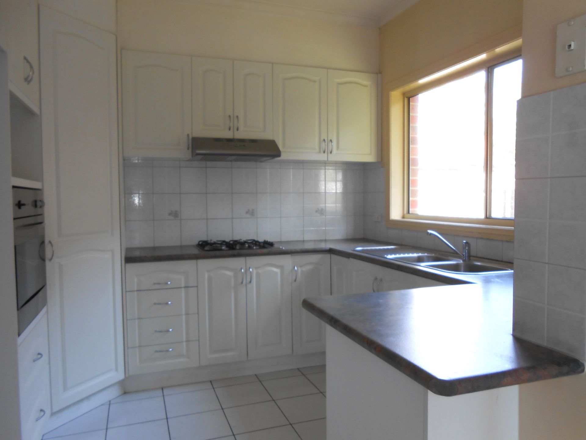 SPACIOUS TOWN RESIDENCE IN PRIME LOCATION