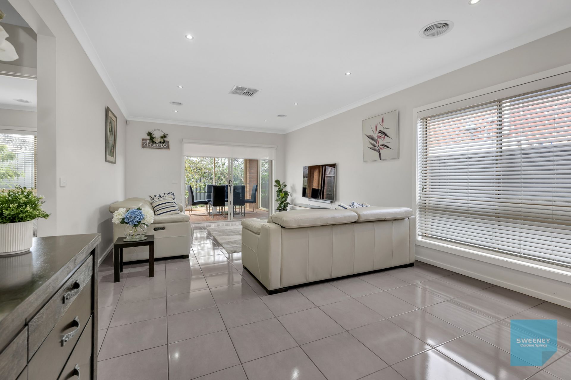 38 City Vista Court, Fraser Rise - Thumbnail 8