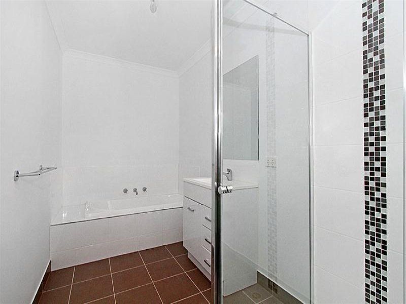 Brand New Light Filled Town House!
