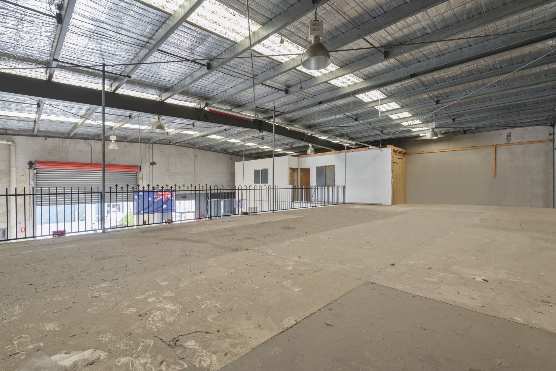 WEL LOCATED FACTORY / WAREHOUSE