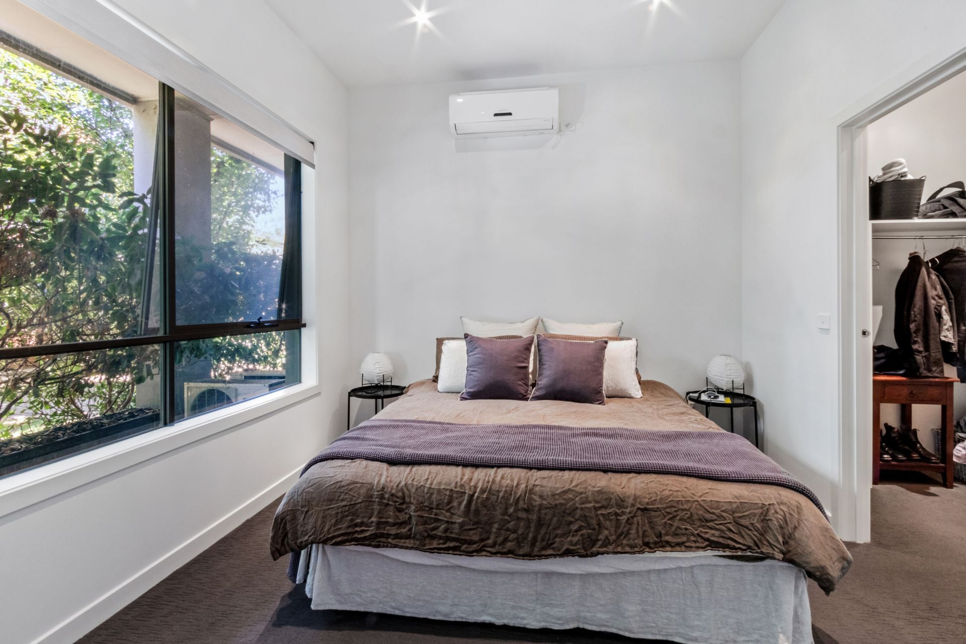 Stylish 2-Bedroom Townhouse in Melbourne's Trendy Inner North